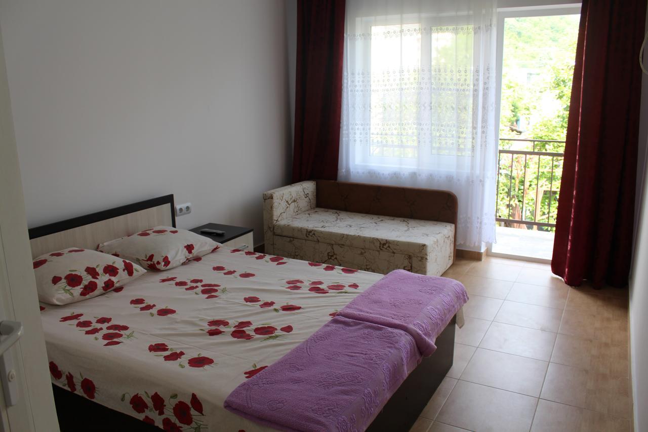 Guest House U Aleny Gagra Exterior foto